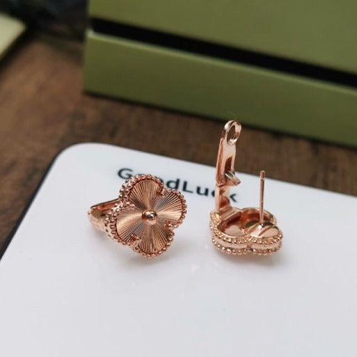 ˇTrend JewelryˇCLOVER MEDIUM STUD EARRINGS