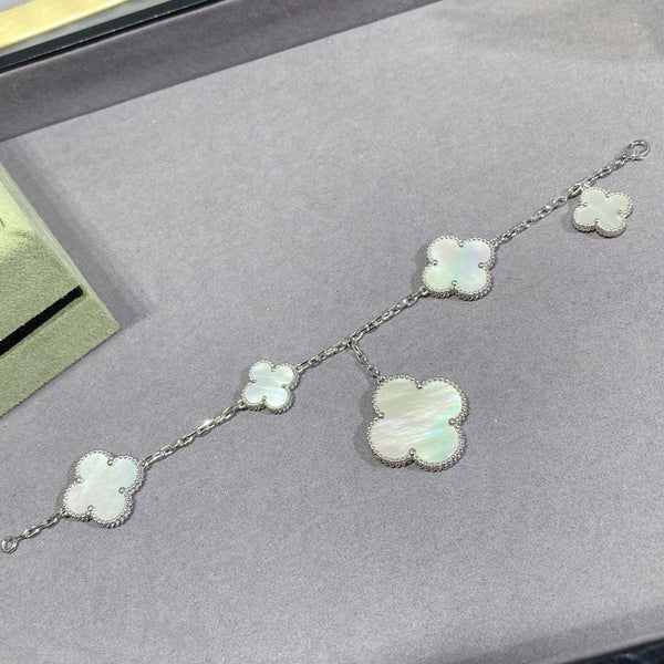 ˇTrend JewelryˇCLOVER 5 MOTIF WHITE MOP  BRACELET